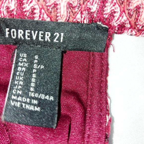 Forever 21 dress size small, wine color. Sleevelss - Picture 11 of 16